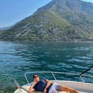 From Albania 🇦🇱 to Montenegro 🇲🇪.On arrive directement aux bouches de Kotor, très touristiques, mais on comprend pourquoi 🤩.#montenegro #landscape #kotor